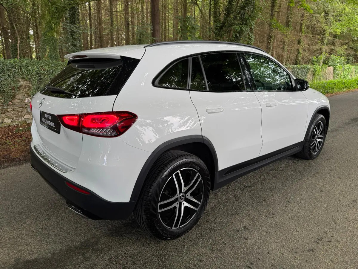 211 MERCEDES GLA 180 PROGRESSIVE NIGHTPACK - Image 2