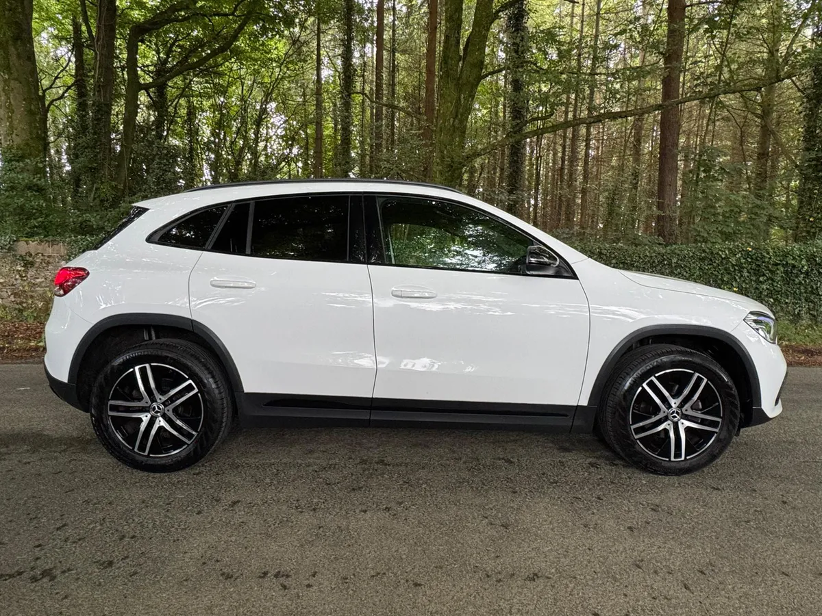 211 MERCEDES GLA 180 PROGRESSIVE NIGHTPACK - Image 3