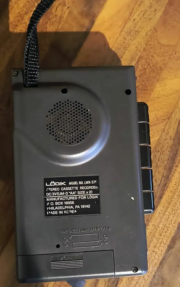 Logik Cassette Players Recorders, FM AM Radio - Image 3