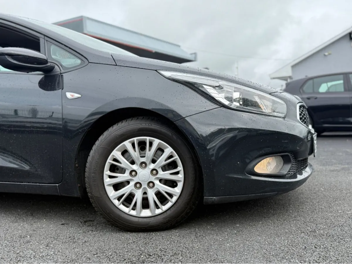 Kia Ceed 1.4 Crdi 1 5DR - Image 4