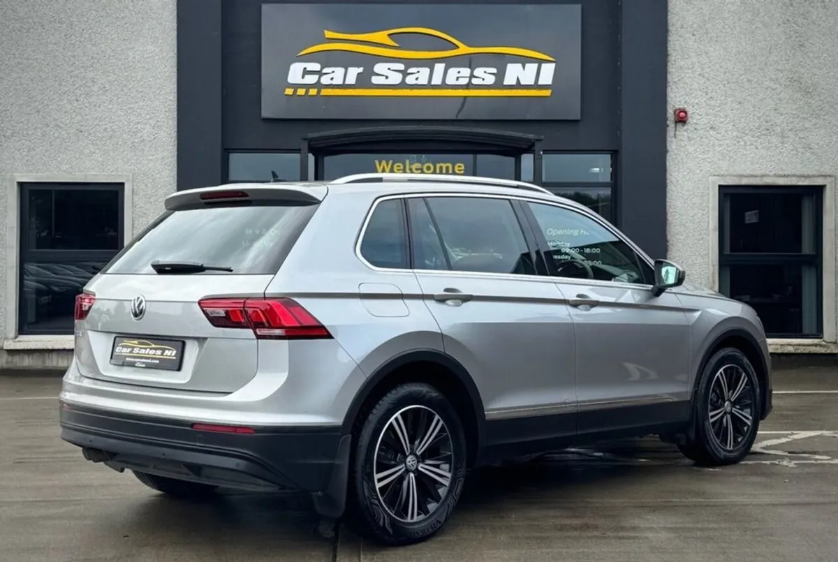 Volkswagen Tiguan 2.0 TDI SE Navigation SUV 5dr D - Image 3