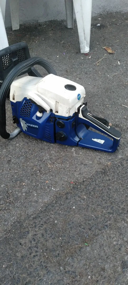 Hyundai chainsaw running very well price too sell - Image 2