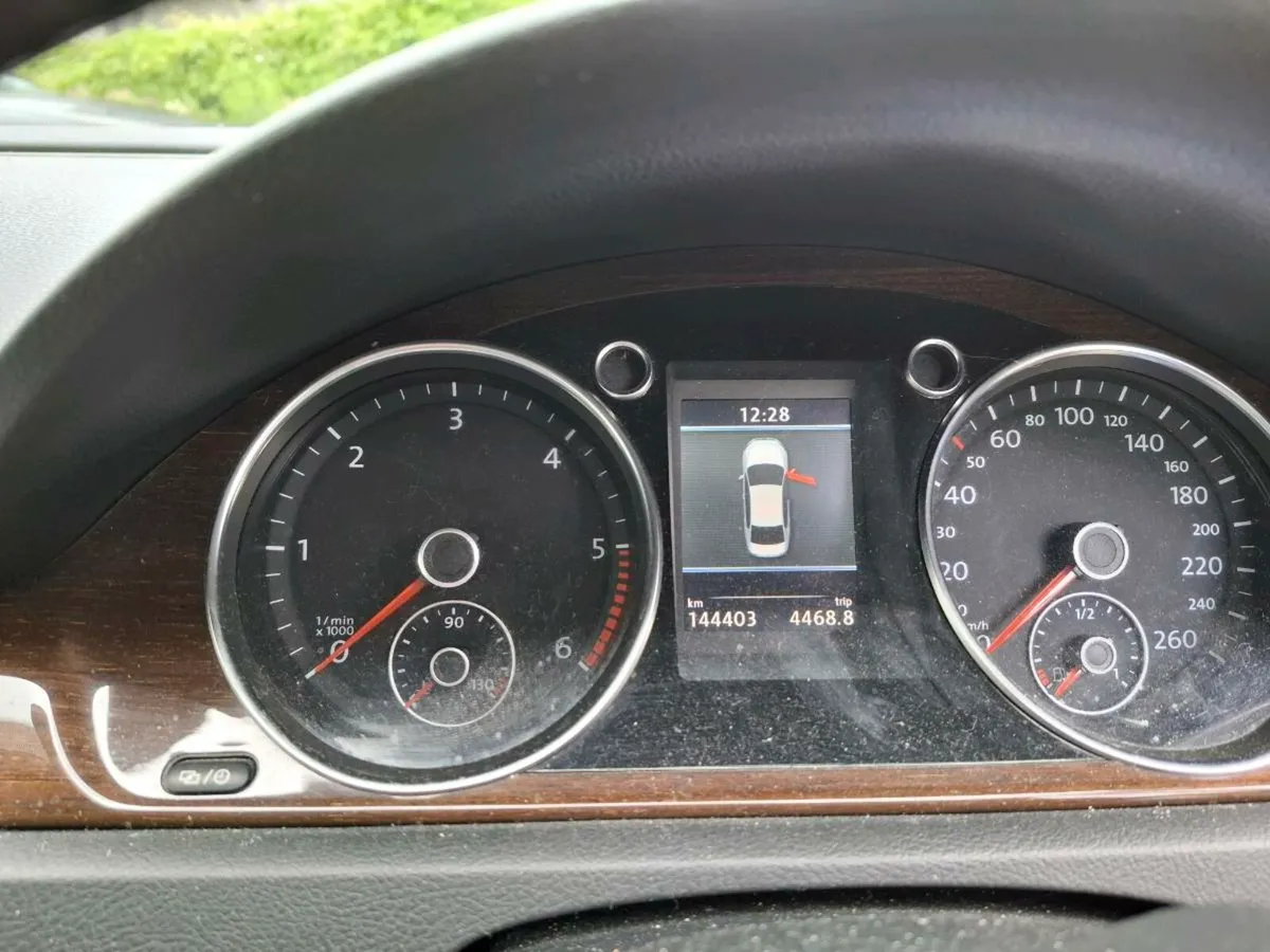 Car - Image 1
