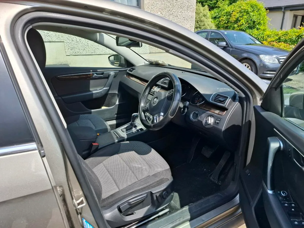 Car - Image 3