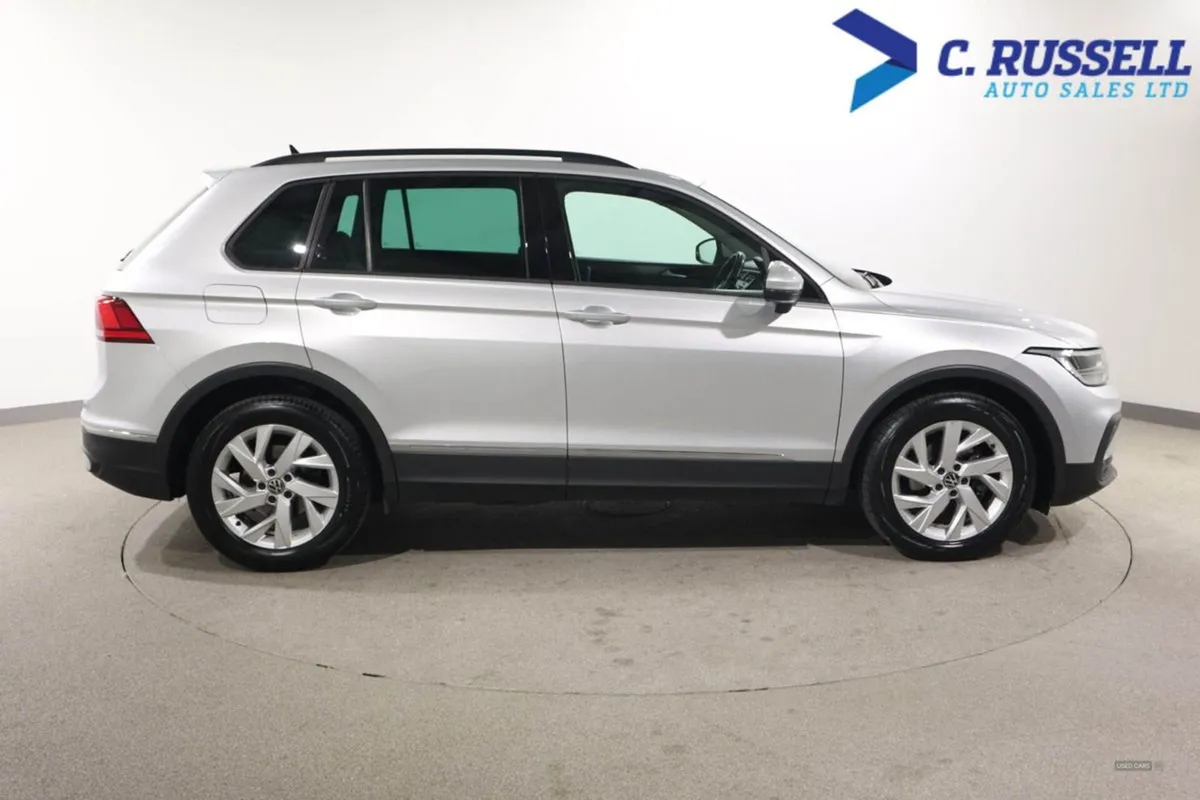 Volkswagen Tiguan Diesel Estate - Image 4