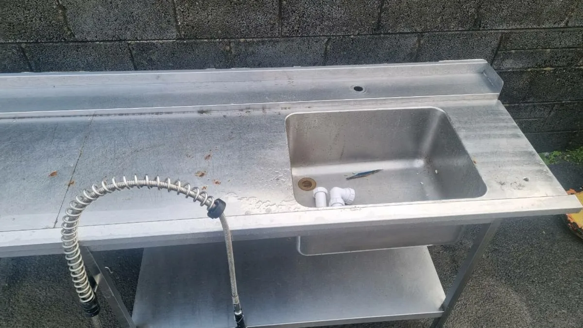 Stainless steel sink - Image 1