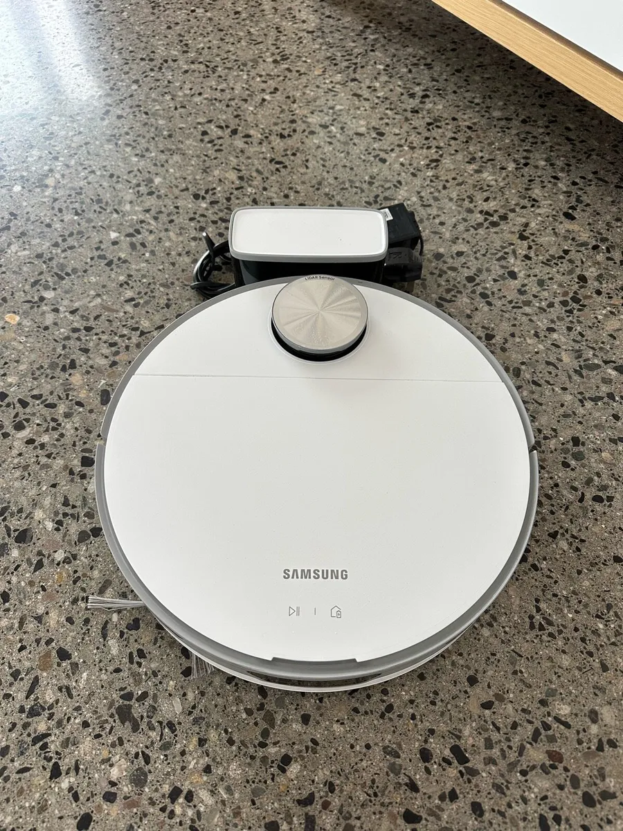 Samsung Jet Bot Robot Vacuum - Image 1