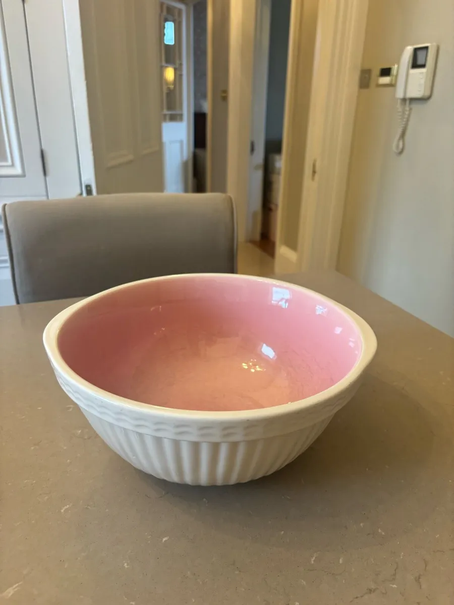 Mixing bowl