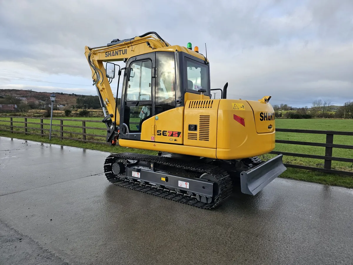 Shantui SE75 - 7.5 Ton Excavator - Image 1