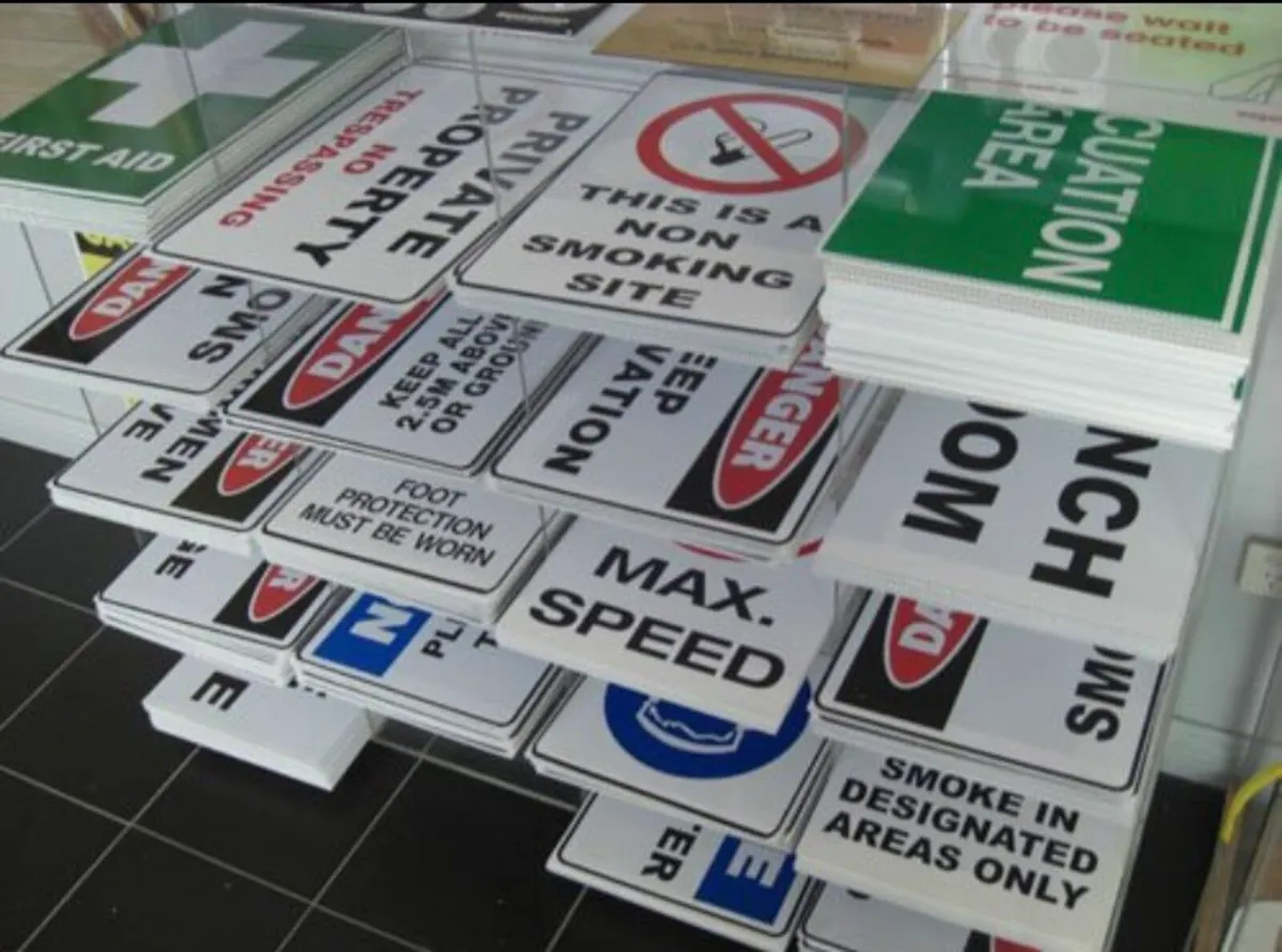 Sign/ Vinyl buisness for sale - Image 1