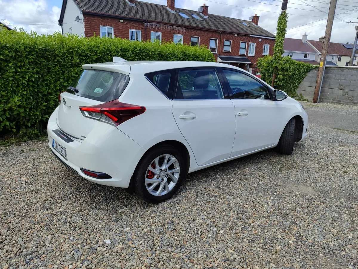 Toyota Auris 2017 - Image 3