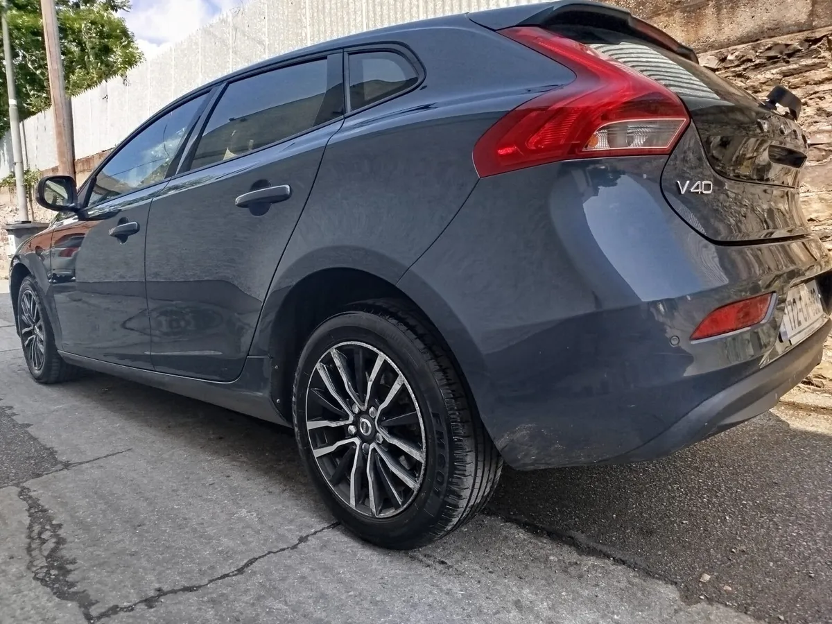 Volvo V40 2017 D2 NCT AND TAXED - Image 2