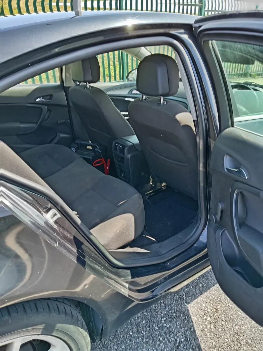 Vauxhall Insignia 2011 - Image 2