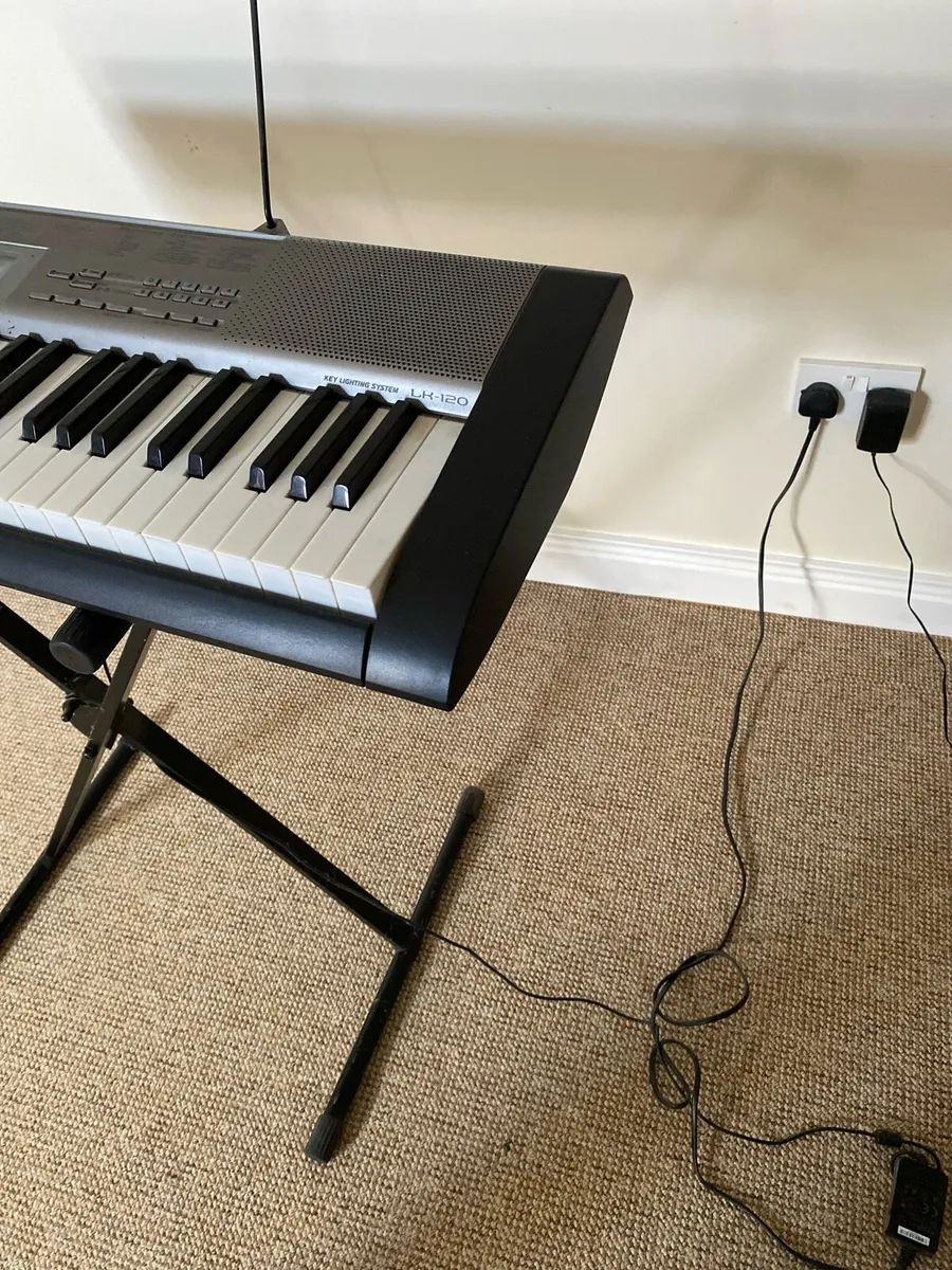 Casio keyboard LK 120 for sale - Image 3