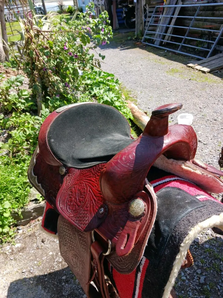 Western saddle - Image 2