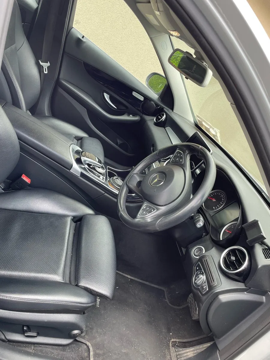Mercedes C220 Diesel, Automatic - Image 3