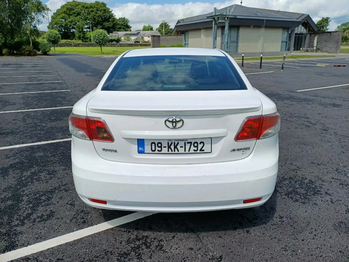 Toyota Avensis - Image 4