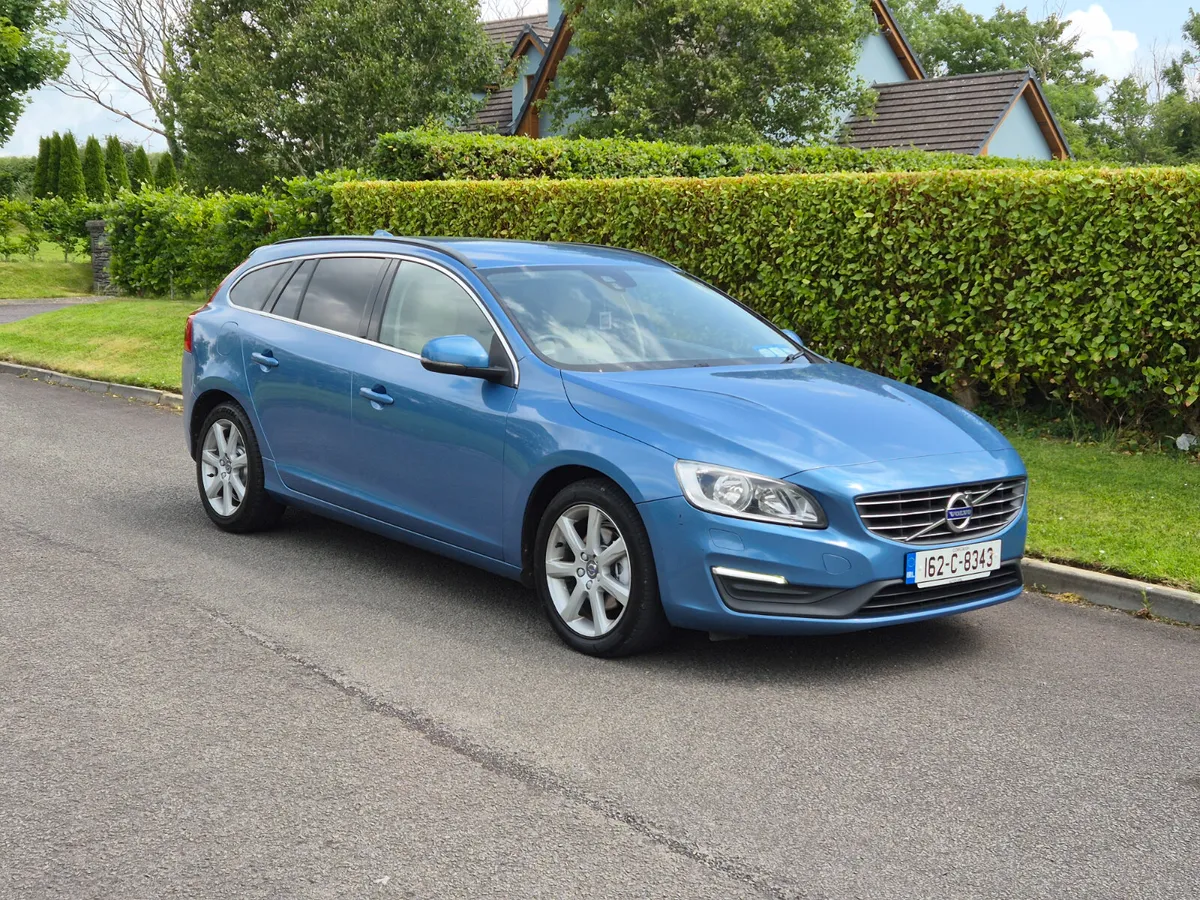 Volvo V60 D4 190bhp SE +leather NCT 10/26 - Image 3