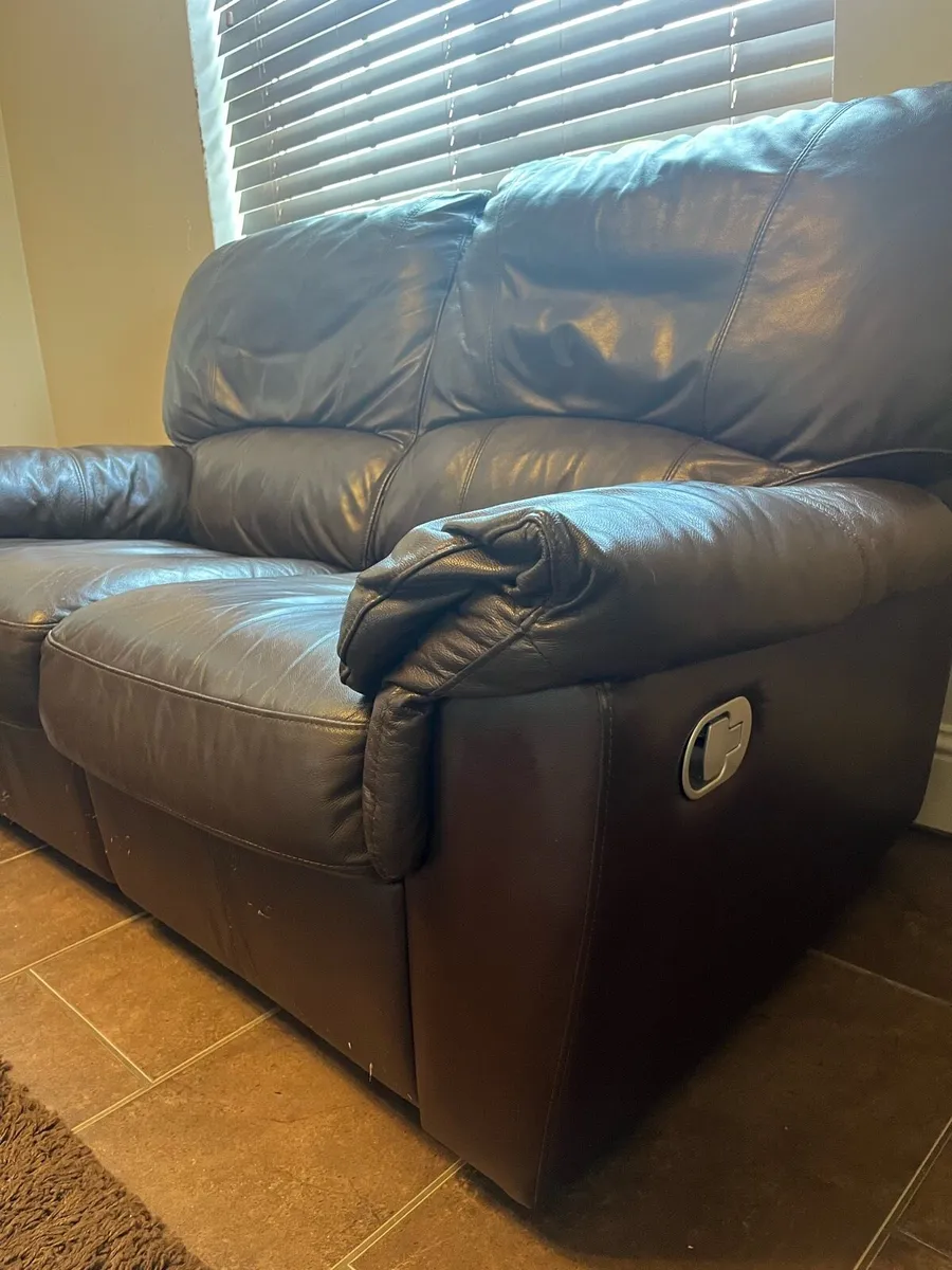 Matching pair of Leather recliner sofas, 2 seater - Image 2