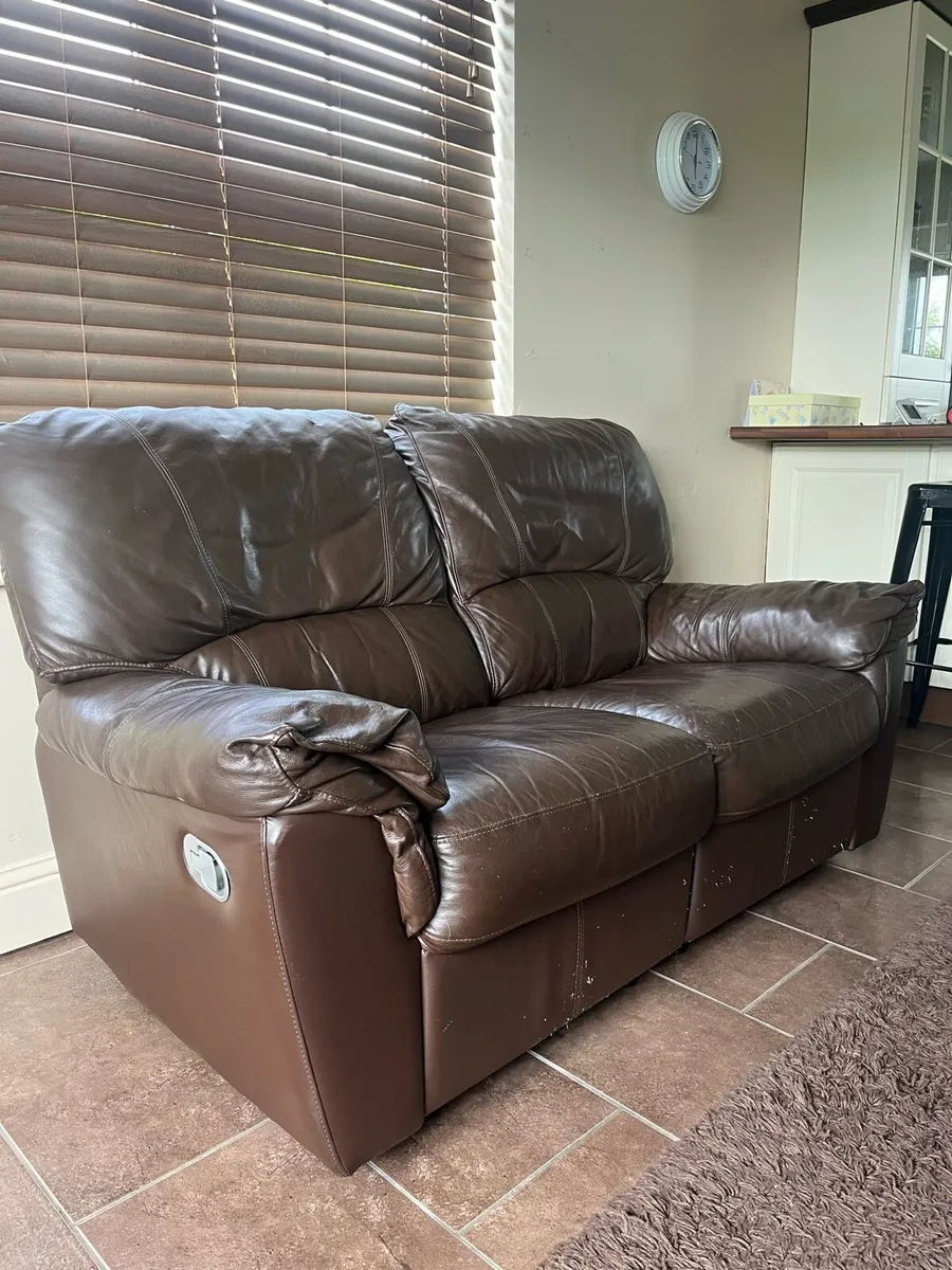Matching pair of Leather recliner sofas, 2 seater - Image 4