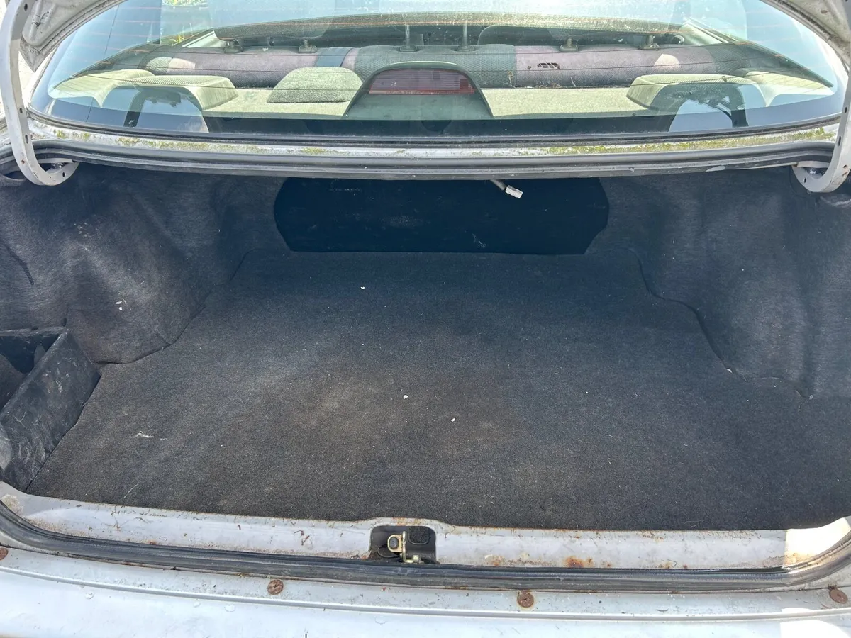 Toyota Corolla 1.4 petrol runs perfectly - Image 2