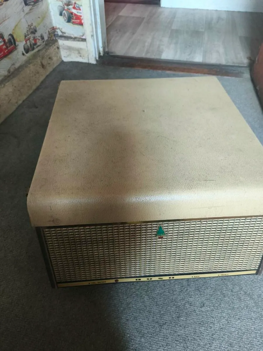 Antique record player - Image 4