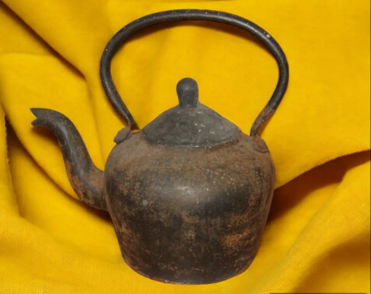 Victorian Cast Iron Kettle - Image 2