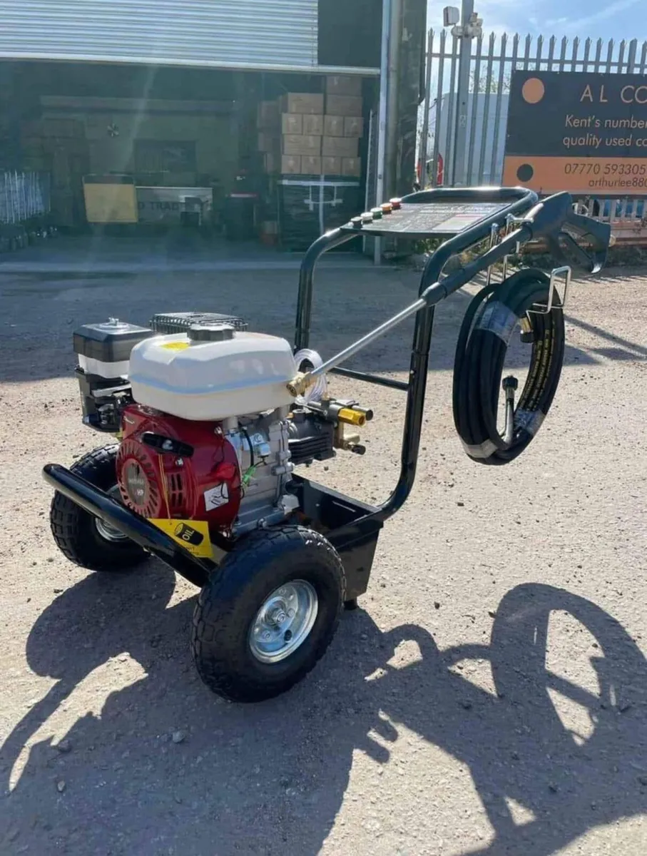 New 2025 INDUSTRIAL USE PRESSURE WASHER - Image 2