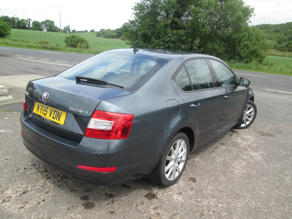2015  SKODA  OCTAVIA  AUTOMATIC  2.0  TDI 150 BHP - Image 4