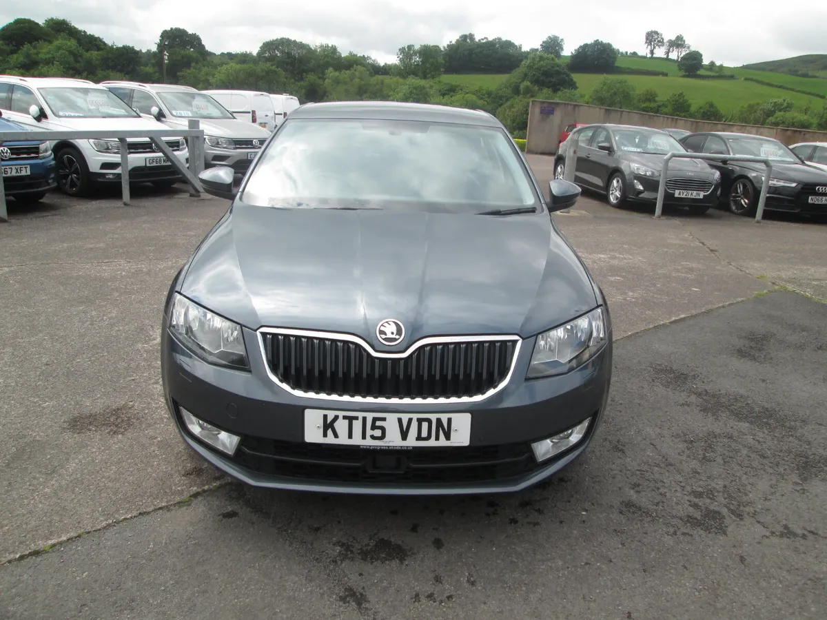 2015  SKODA  OCTAVIA  AUTOMATIC  2.0  TDI 150 BHP - Image 3