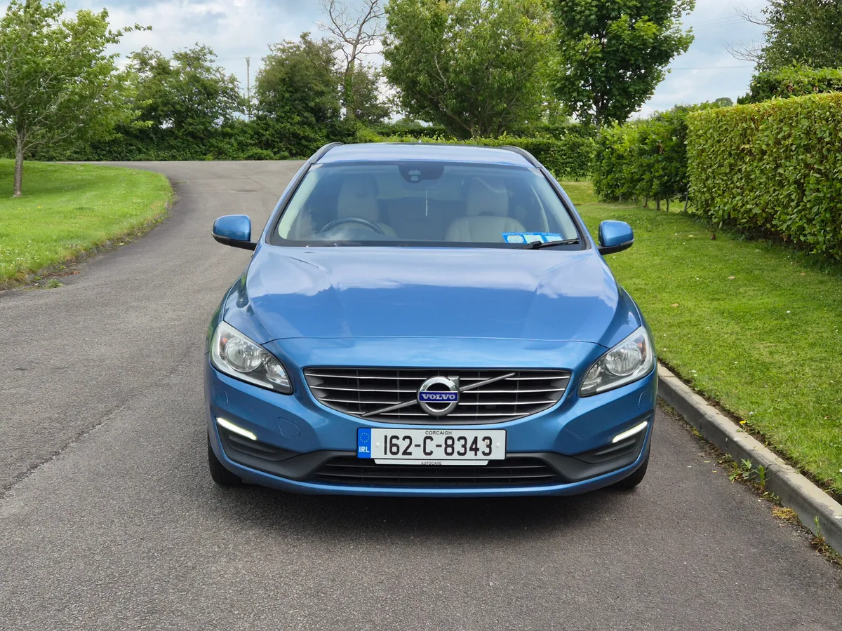 Volvo V60 D4 190bhp SE +leather NCT 10/26 - Image 2