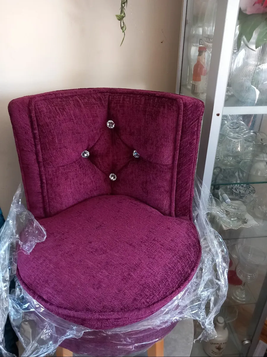 Childs chair. - Image 1