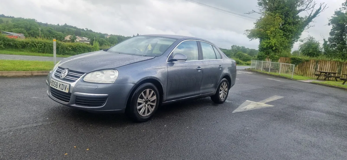 2009 vw jetta - Image 2