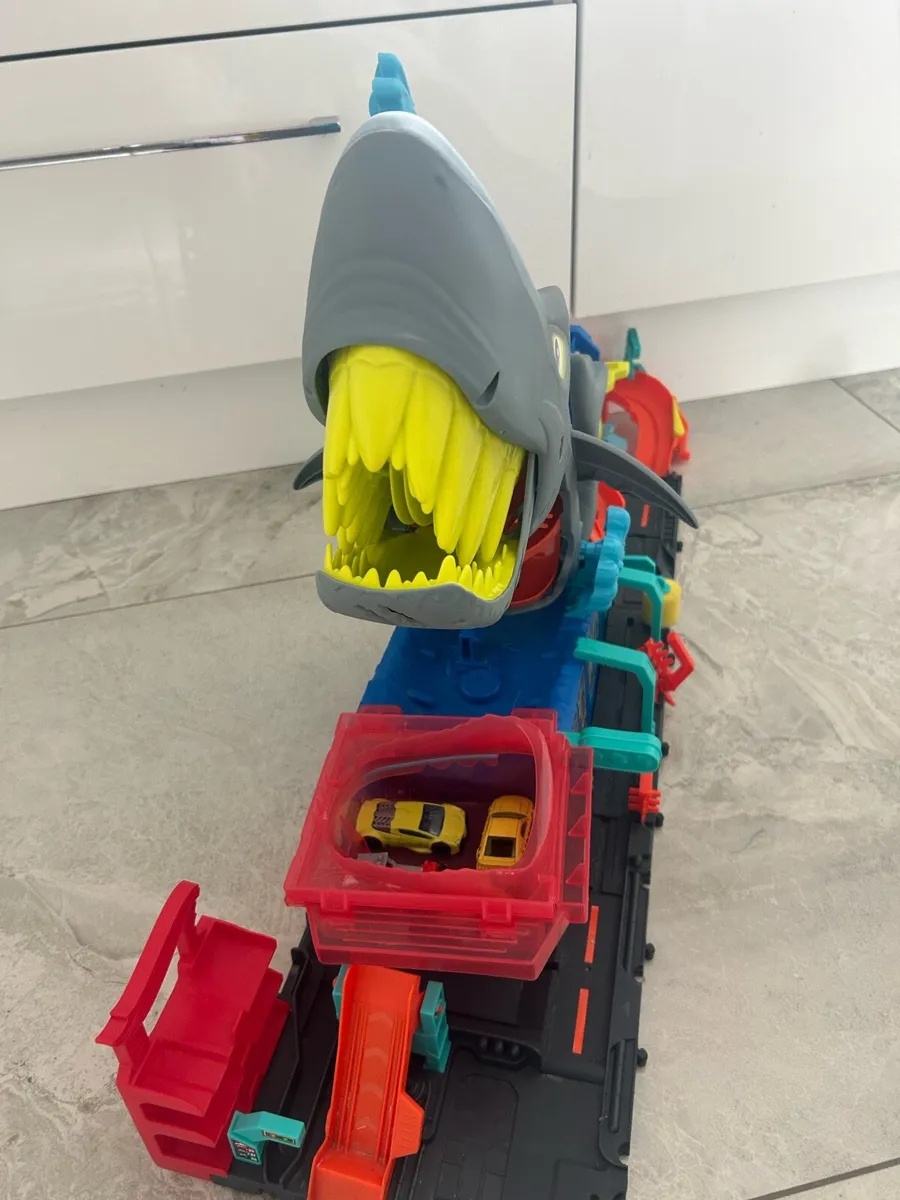 Hotwheels ultra carwash - Image 4