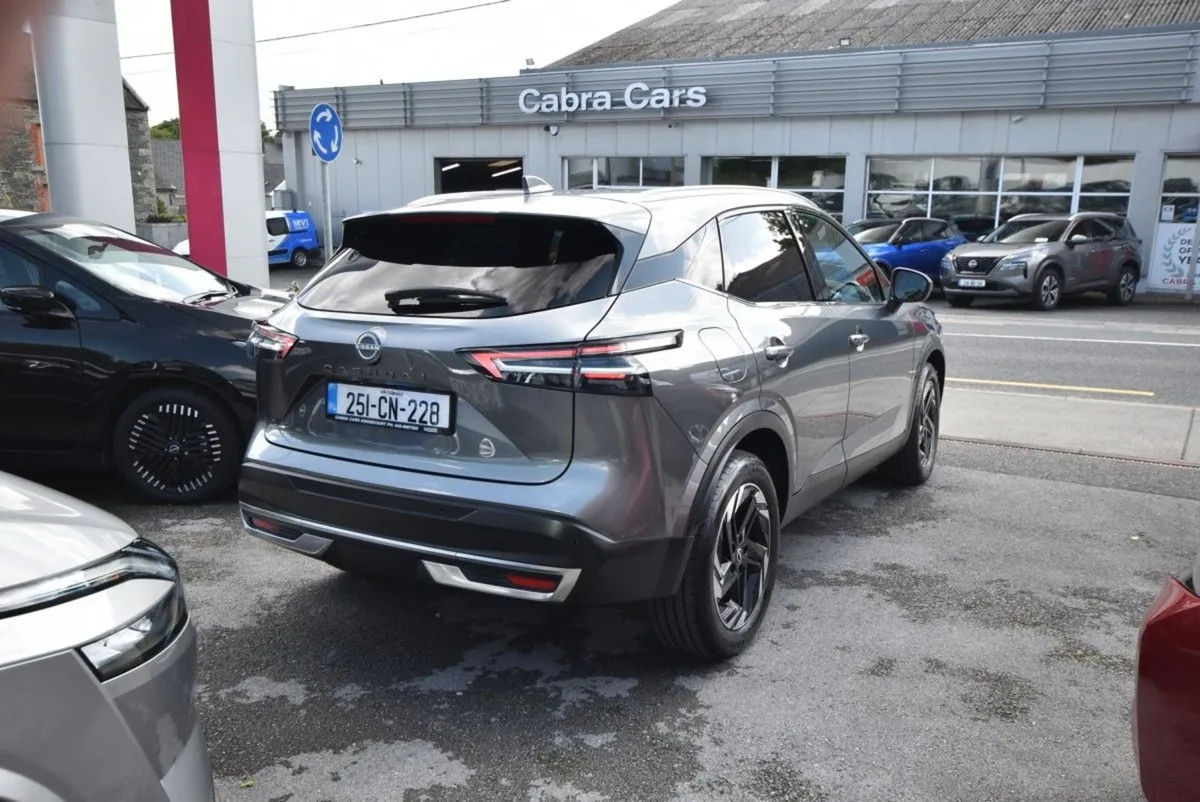 Nissan QASHQAI 251 Demo. Premium. 1.3 Mild Hybrid - Image 4
