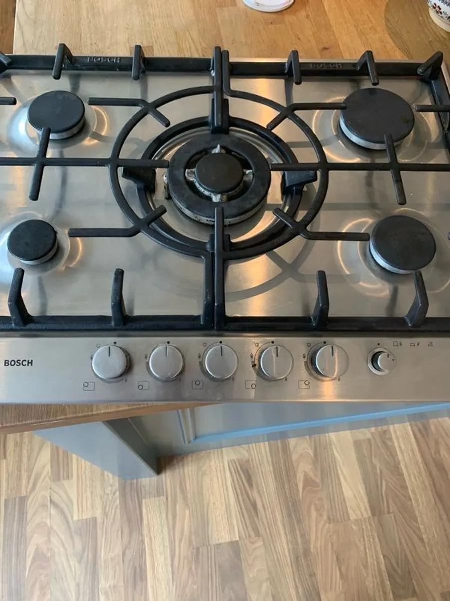 Bosch 5 ring gas hob - Image 3