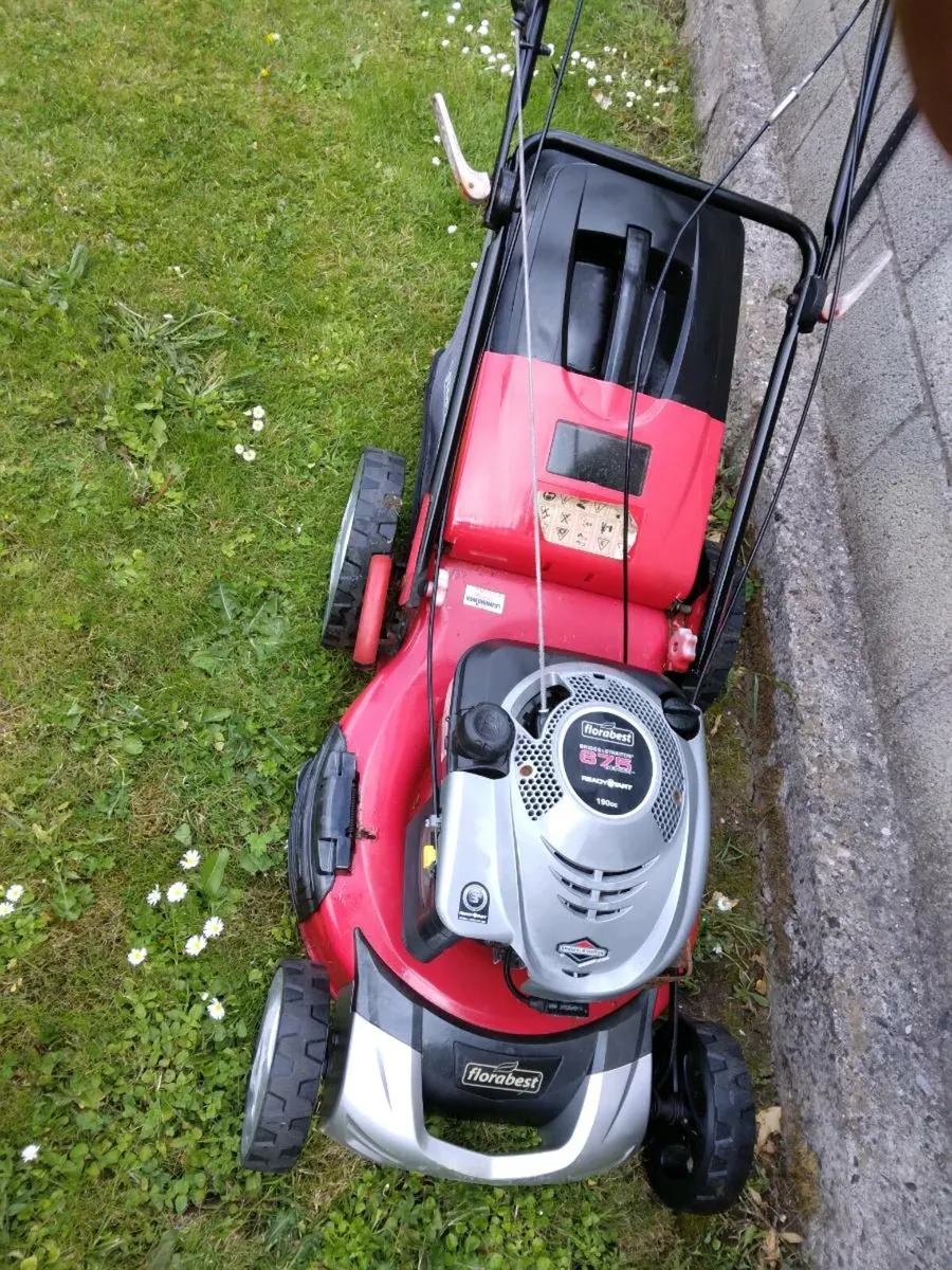 Self drive lawnmoor - Image 2