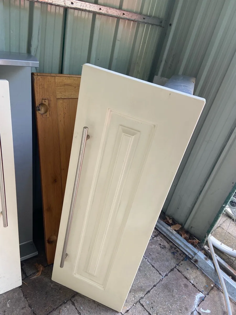 Kitchen cabinet doors - Image 3