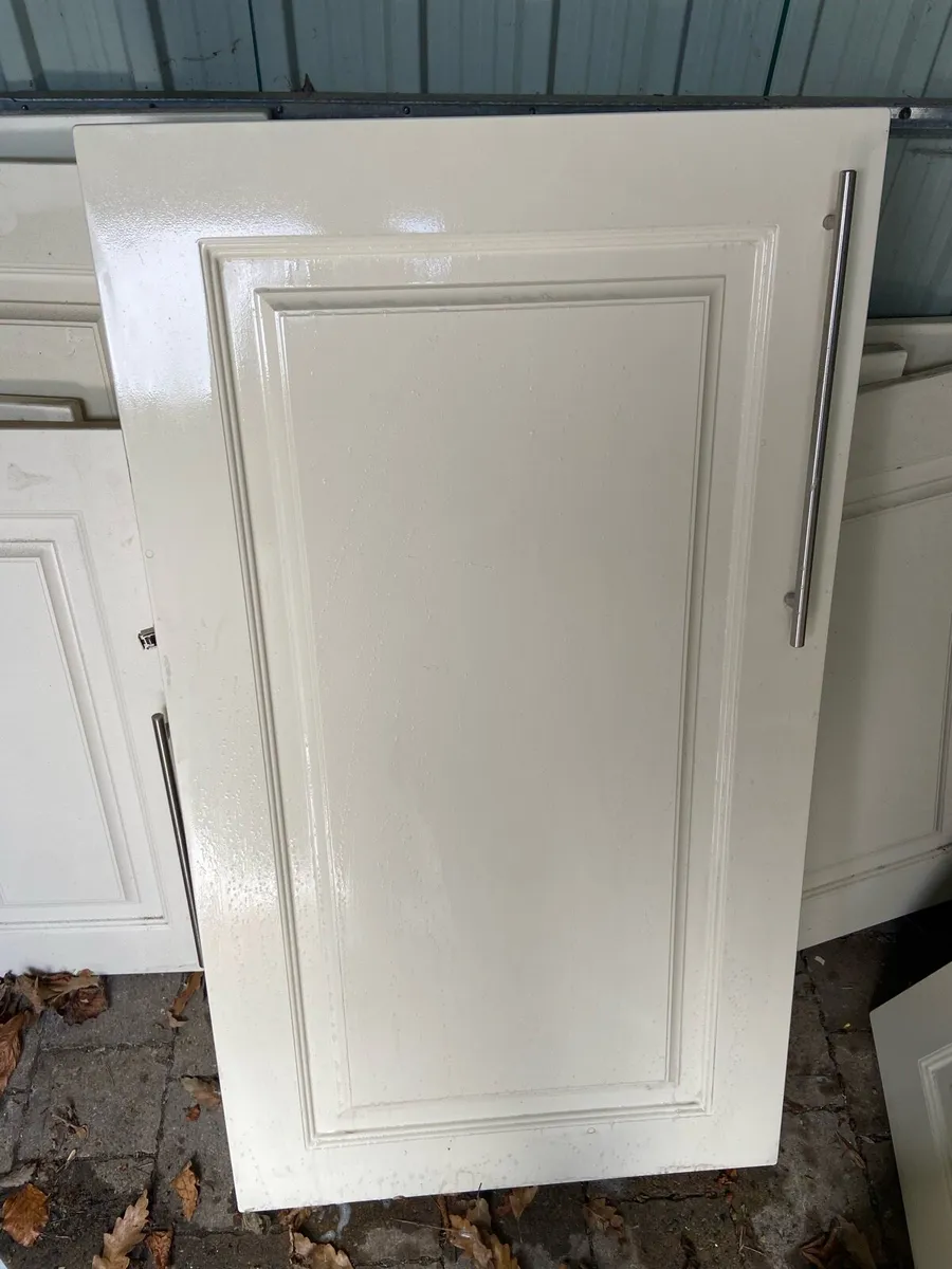 Kitchen cabinet doors - Image 4