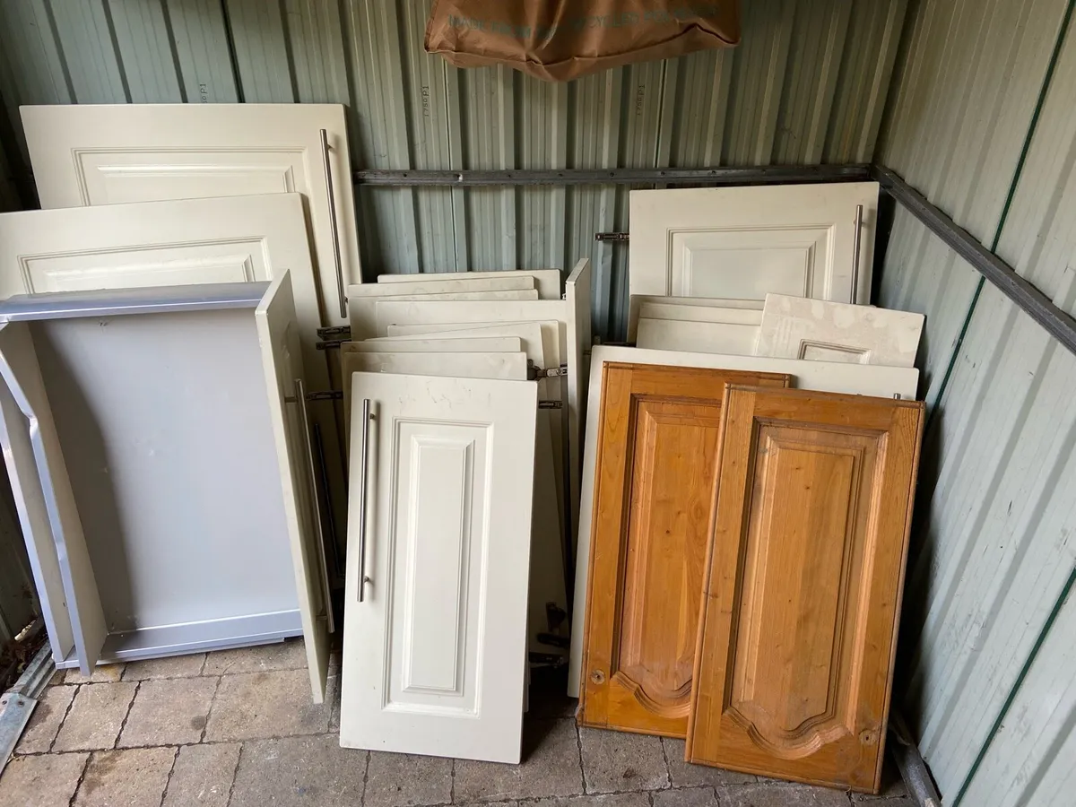 Kitchen cabinet doors - Image 1