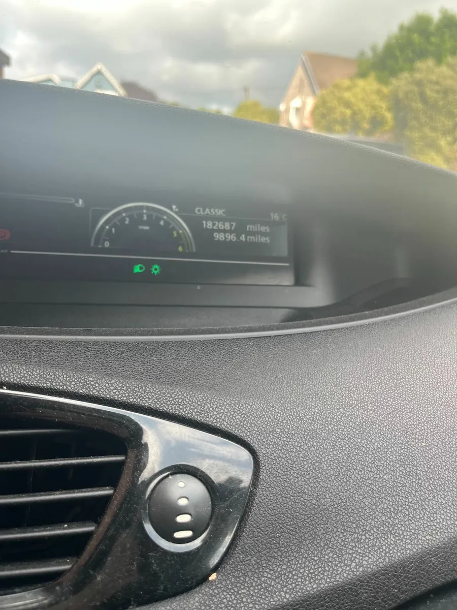 Renault Grand Scenic 2015 - Image 2