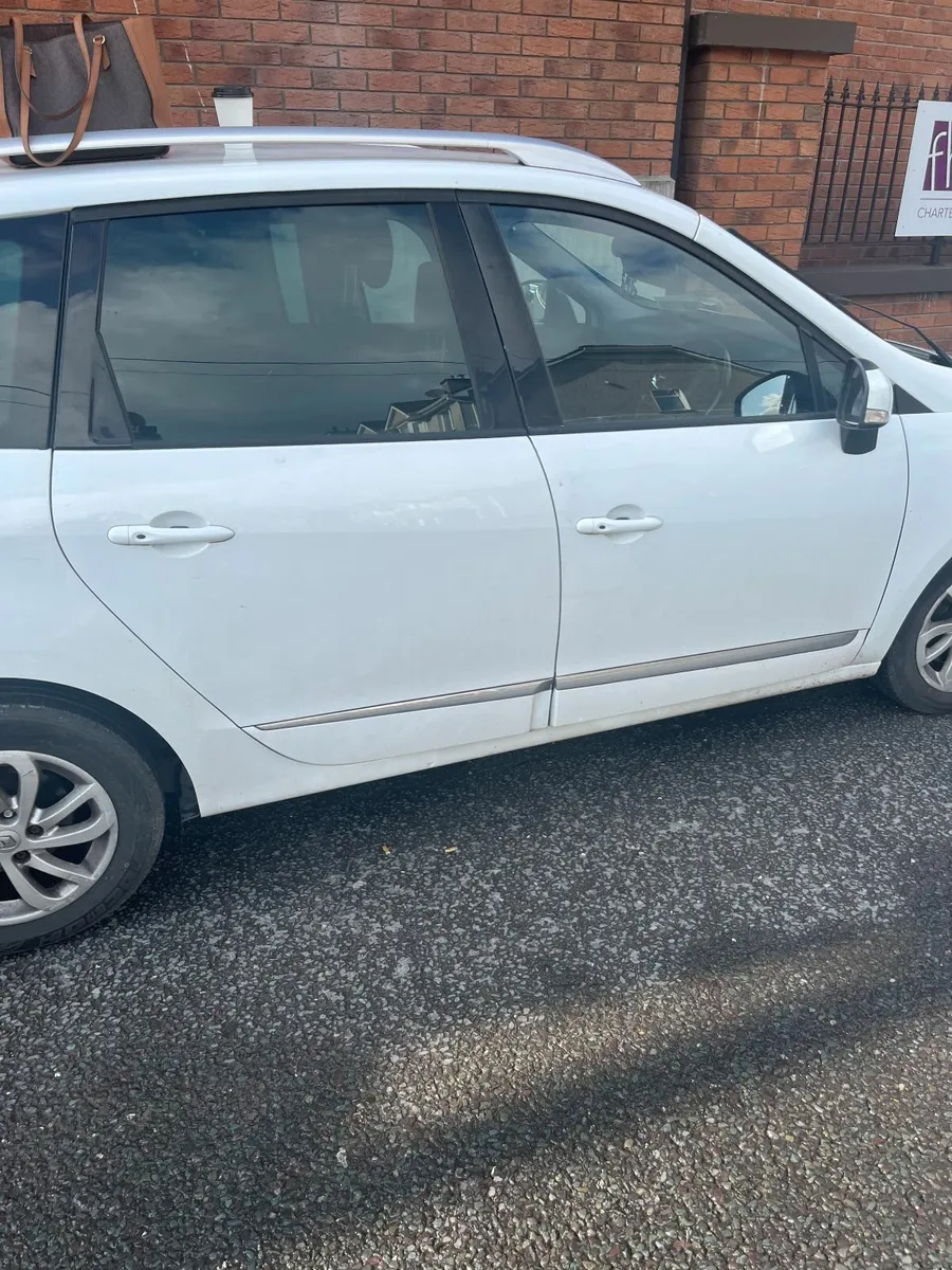 Renault Grand Scenic 2015 - Image 4