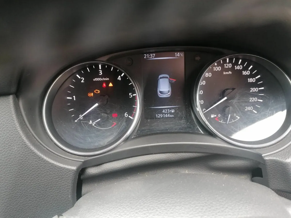 Nissan Qashqai 2015 - Image 2