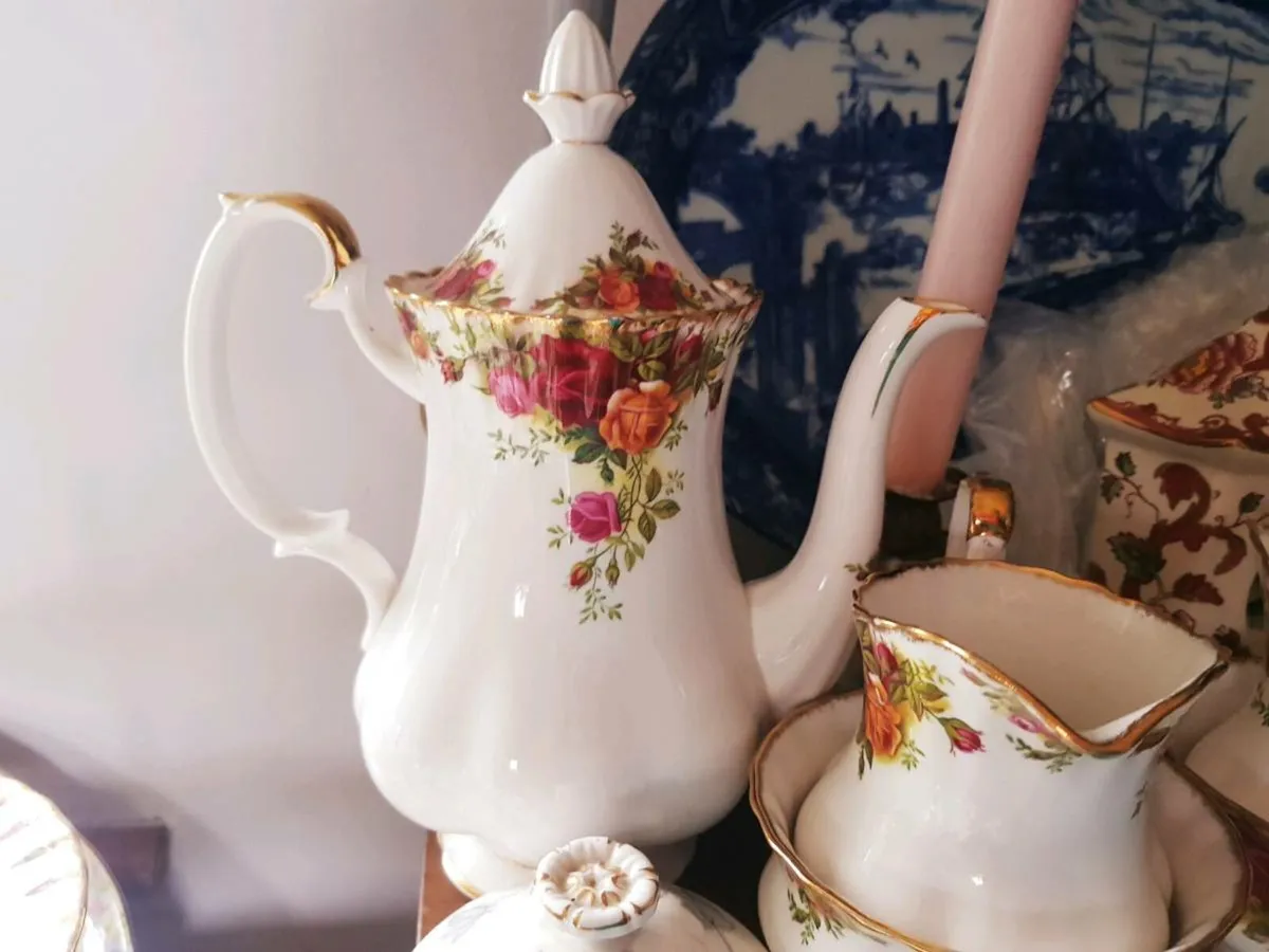 Royal Albert old country Rose's coffee set - Image 2