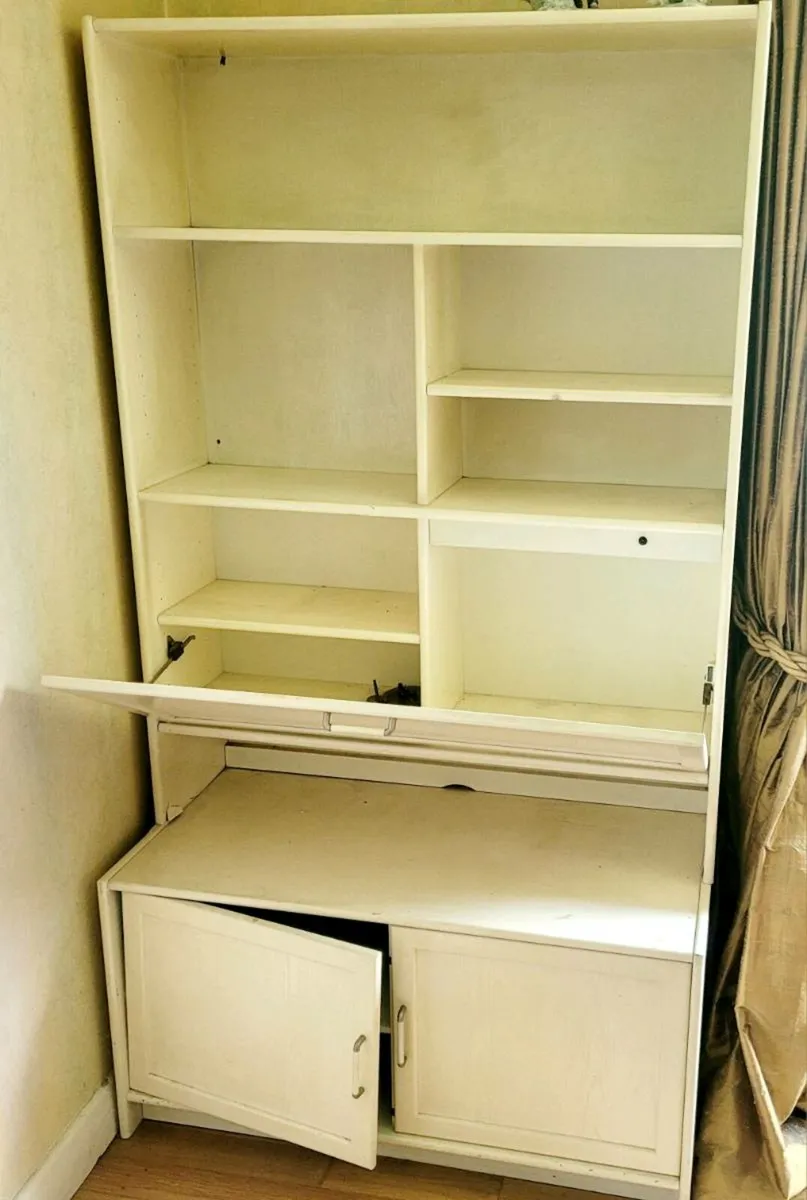 Cabinets - Image 3