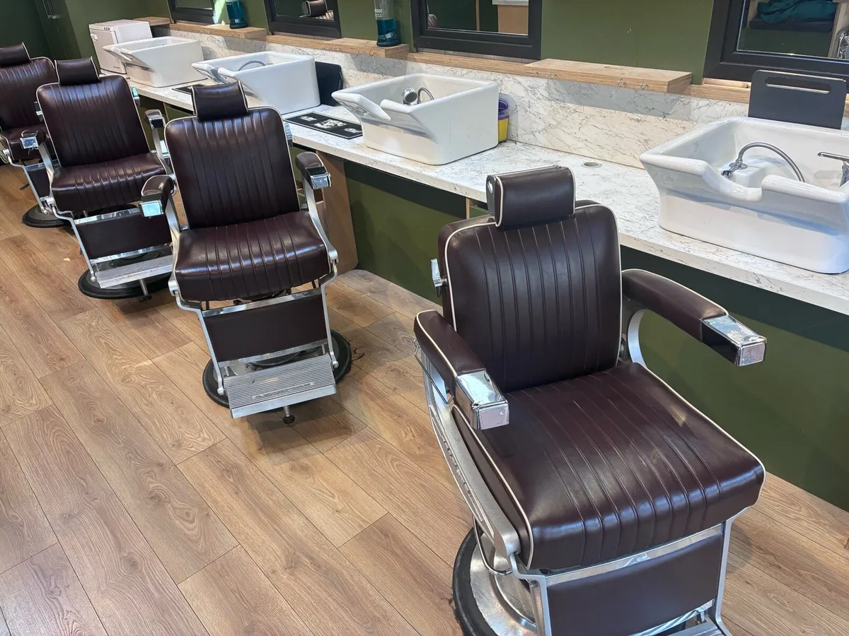 Barbers Chairs - Image 2