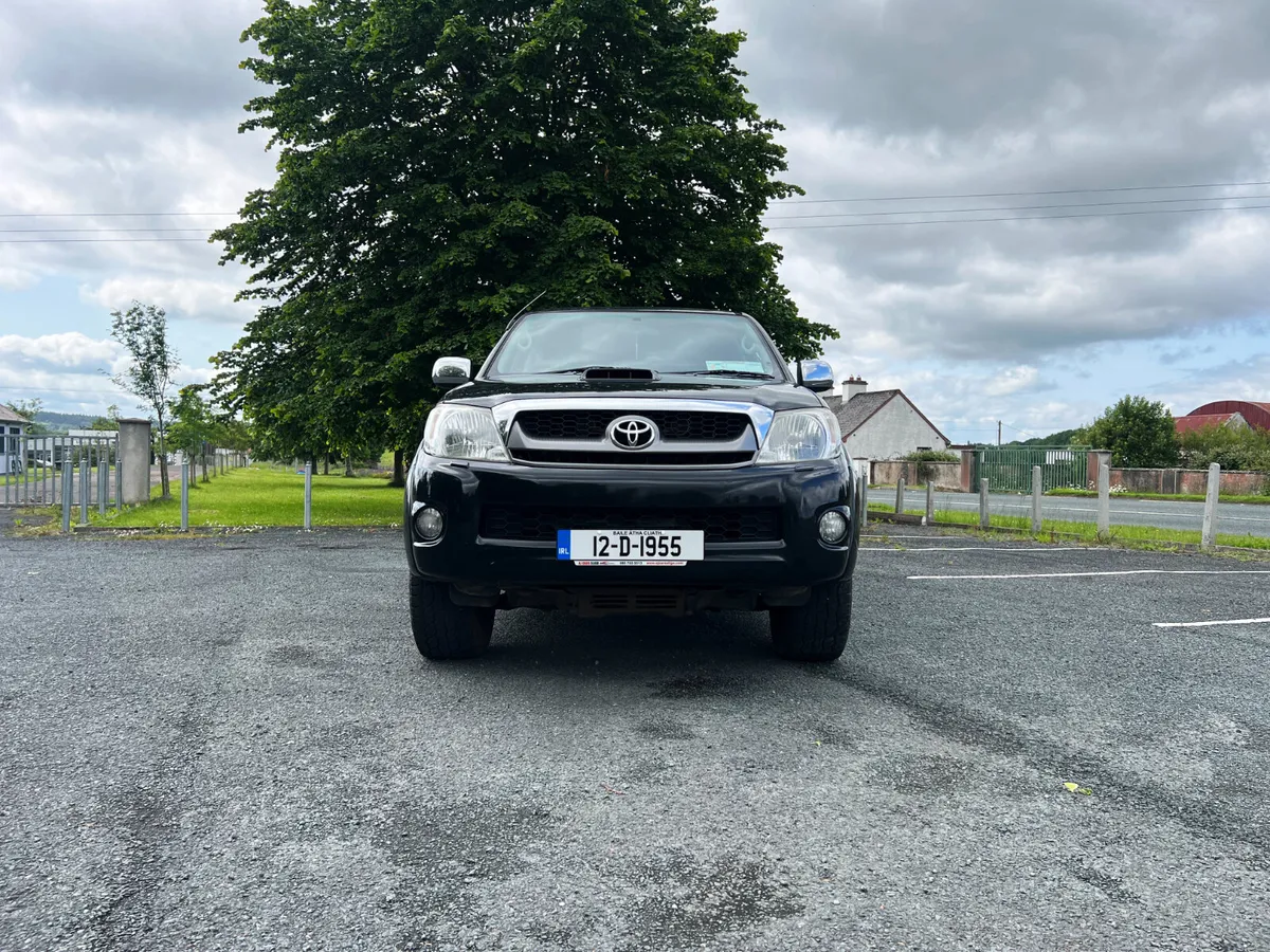 CLEAN TOYOTA HILUX RC 2.5 D4D SR5 DOUBLE CAB 2012 - Image 3