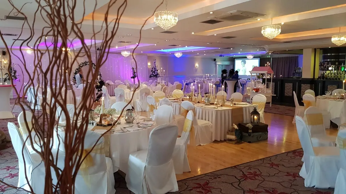 Chandeliers/Dance Floor/ Light Fittings/Curtains - Image 1