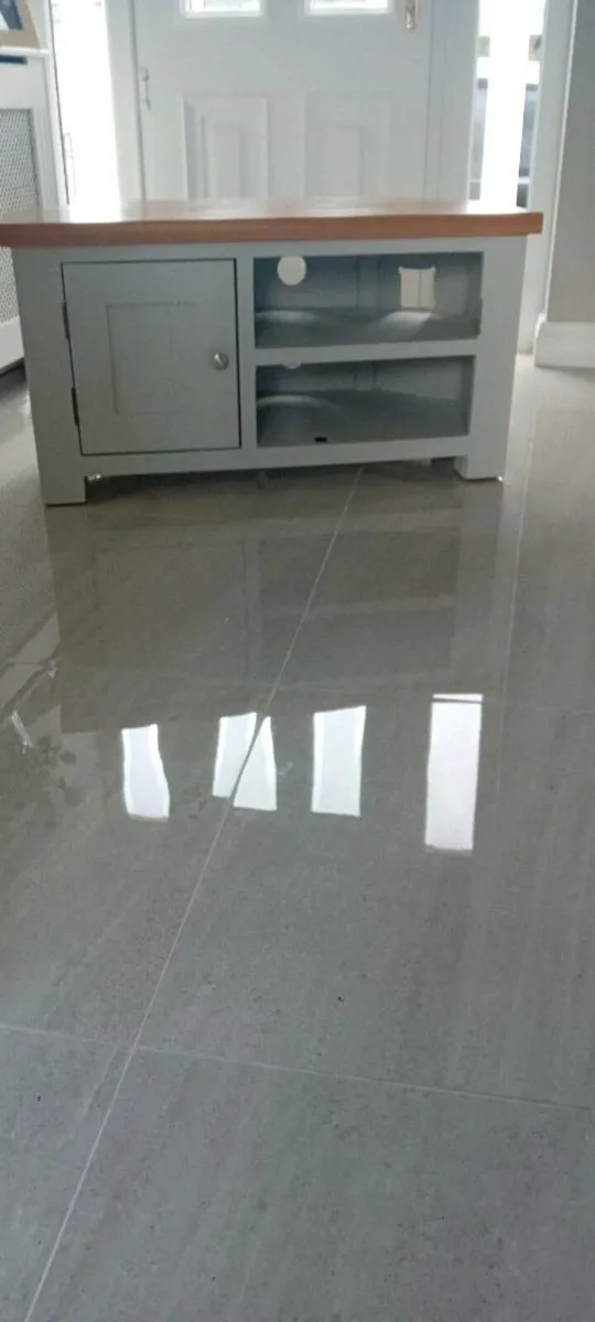 Tv stand - Image 1