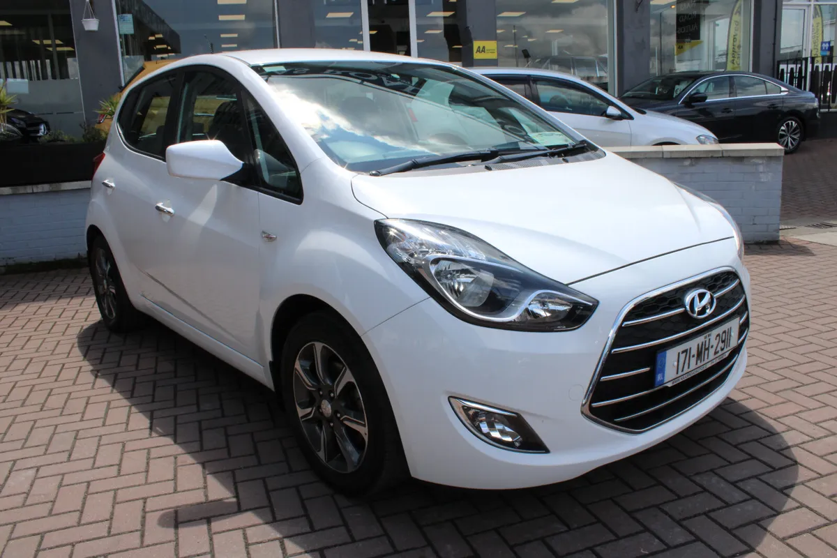 HYUNDAI IX201.4 DELUXE 5DR HATCHBACK 62,000KMS - Image 2